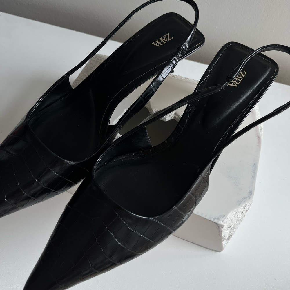 Zara Black Slingback with Gold Heel Size 8/38